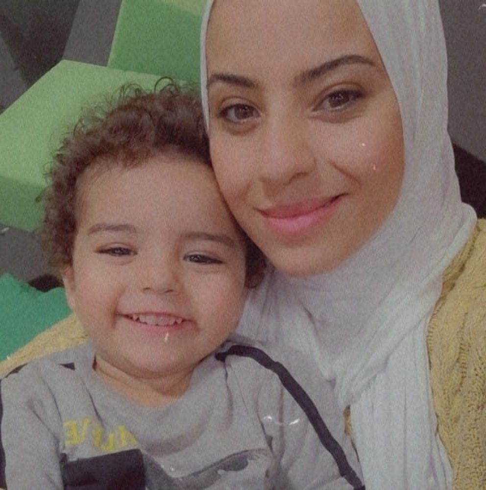 Meet your Posher, Flora